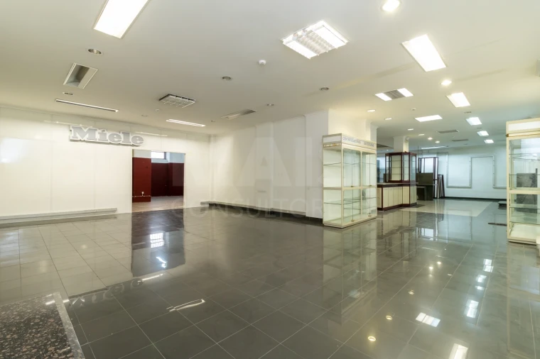 Loja para Arrendamento em São Domingos de Benfica Foto 4