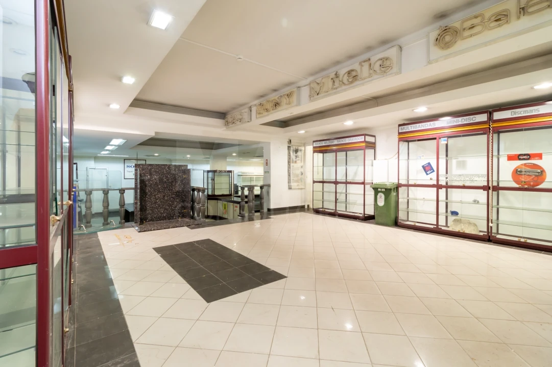 Loja para Arrendamento em São Domingos de Benfica Foto 9