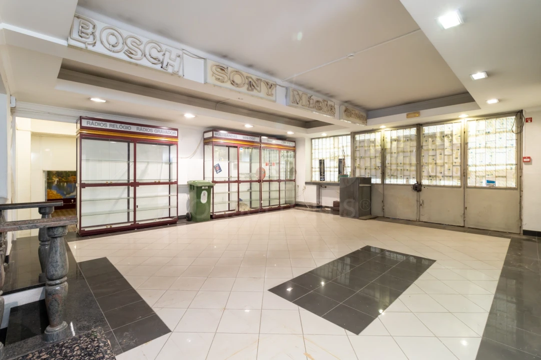 Loja para Arrendamento em São Domingos de Benfica Foto 1