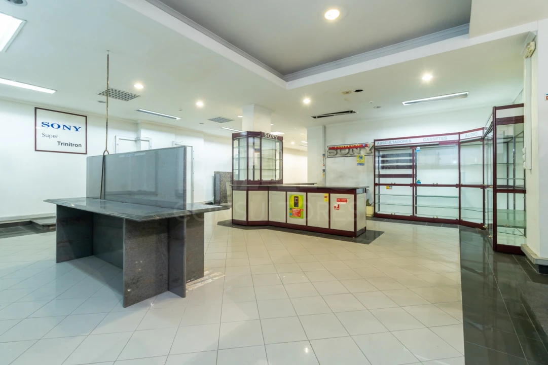 Loja para Arrendamento em São Domingos de Benfica Foto 12