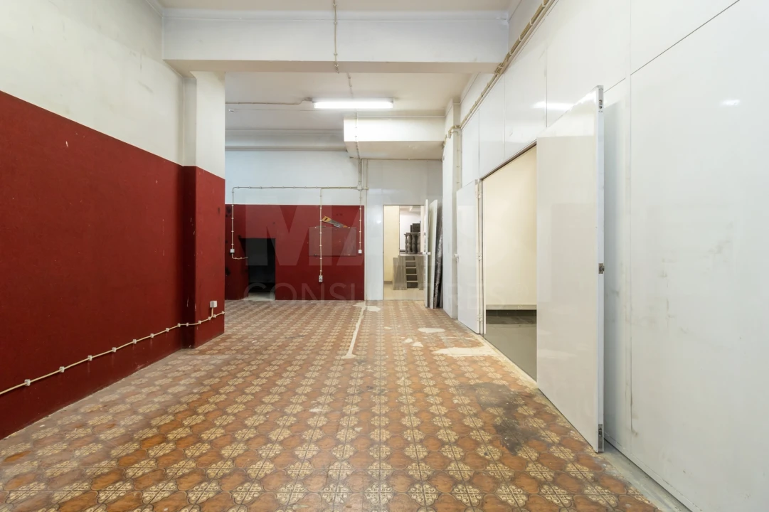 Loja para Arrendamento em São Domingos de Benfica Foto 2