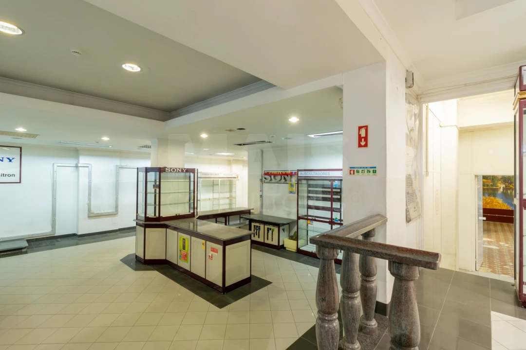 Loja para Arrendamento em São Domingos de Benfica Foto 11
