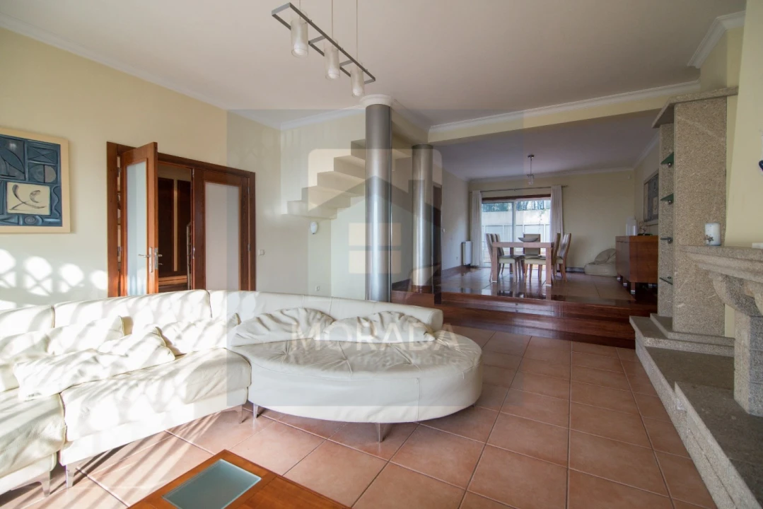 Moradia T4 para Venda em Labruge Foto 9