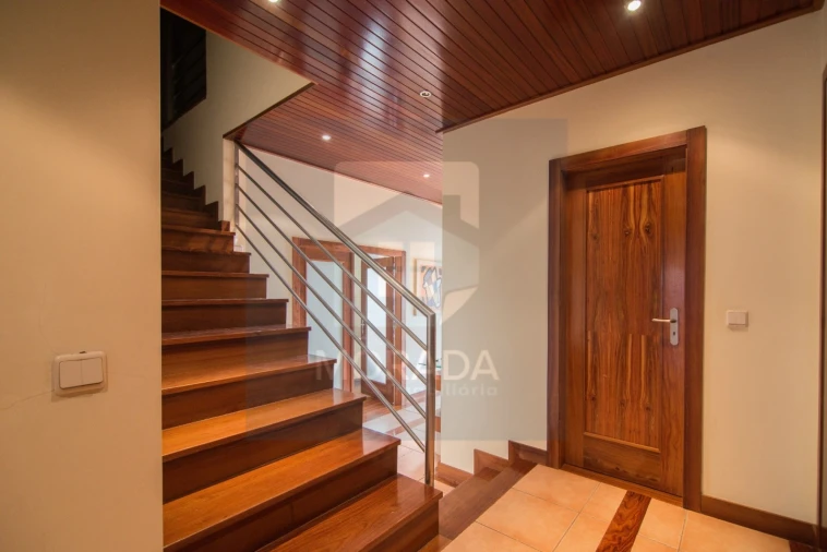 Moradia T4 para Venda em Labruge Foto 8