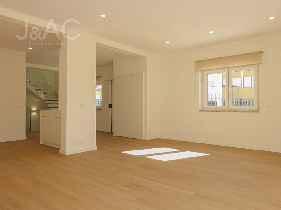 Moradia T4 para Arrendamento em Carcavelos e Parede Foto 9