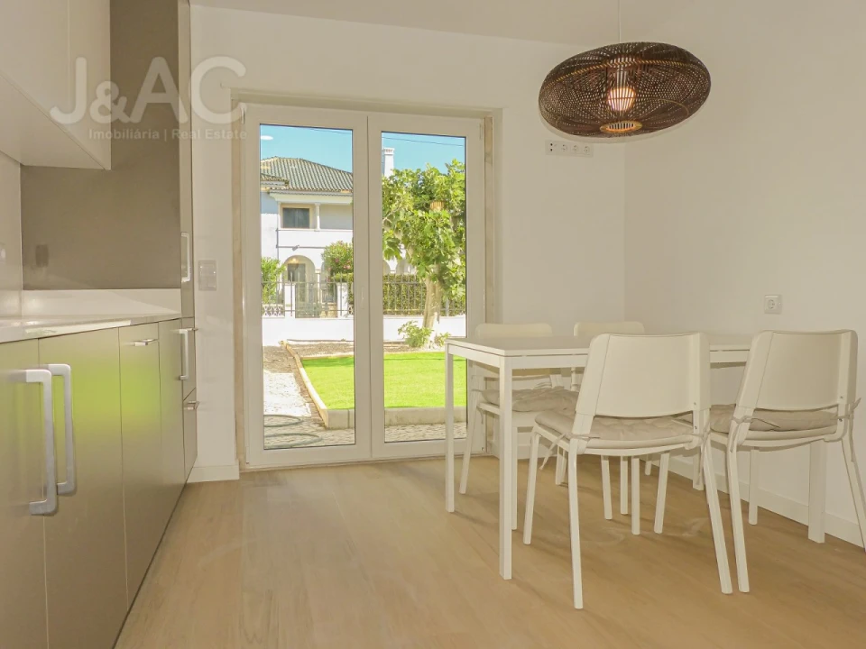 Moradia T4 para Arrendamento em Carcavelos e Parede Foto 12