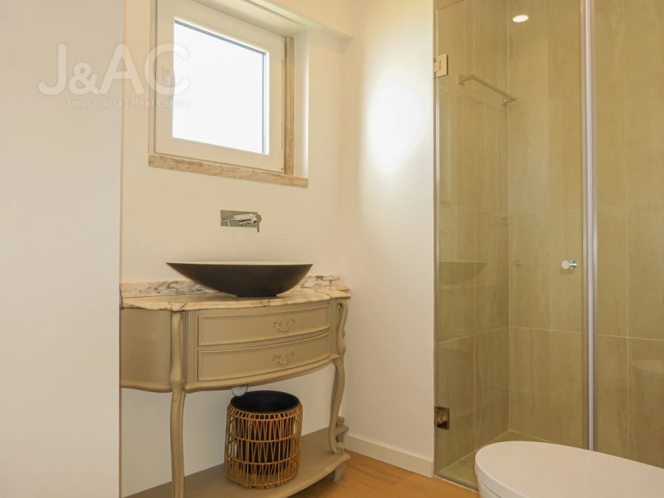 Moradia T4 para Arrendamento em Carcavelos e Parede Foto 16