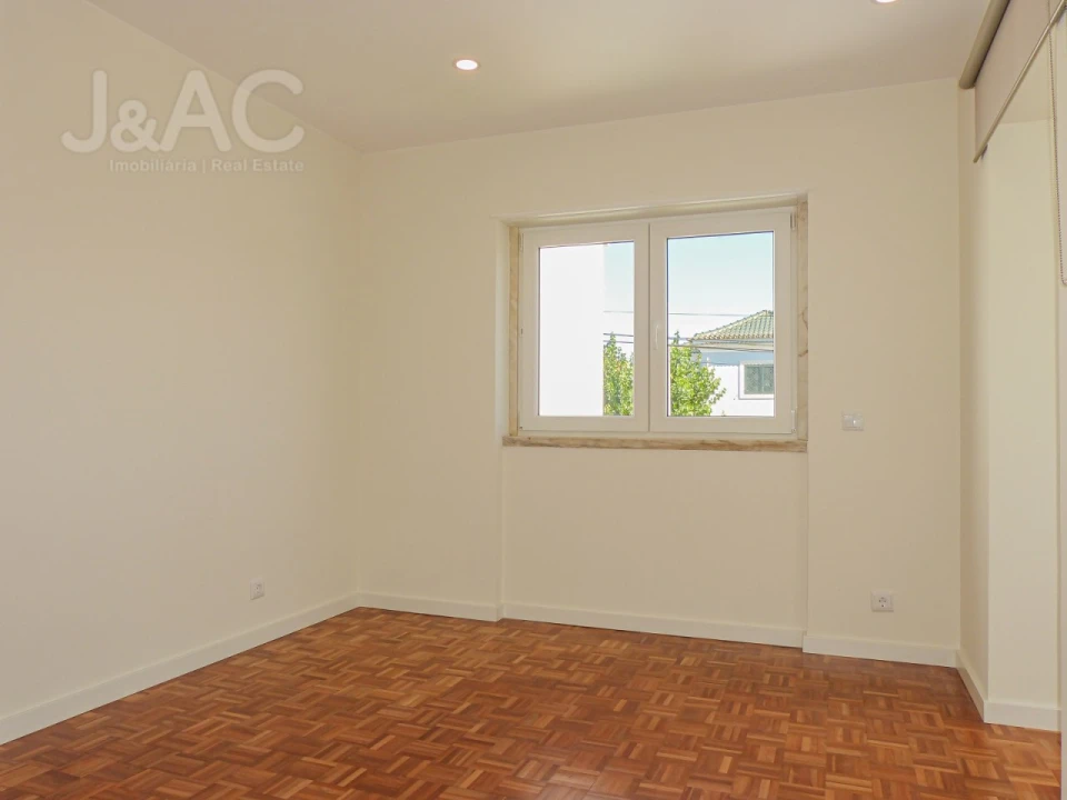 Moradia T4 para Arrendamento em Carcavelos e Parede Foto 28