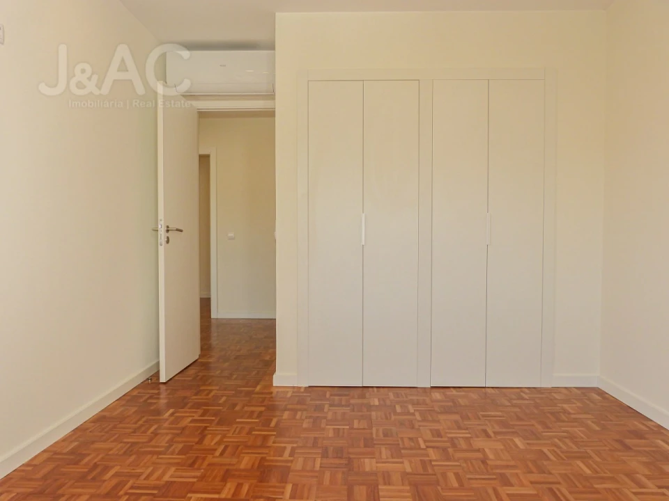 Moradia T4 para Arrendamento em Carcavelos e Parede Foto 29