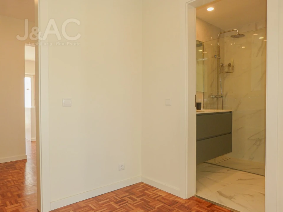 Moradia T4 para Arrendamento em Carcavelos e Parede Foto 31