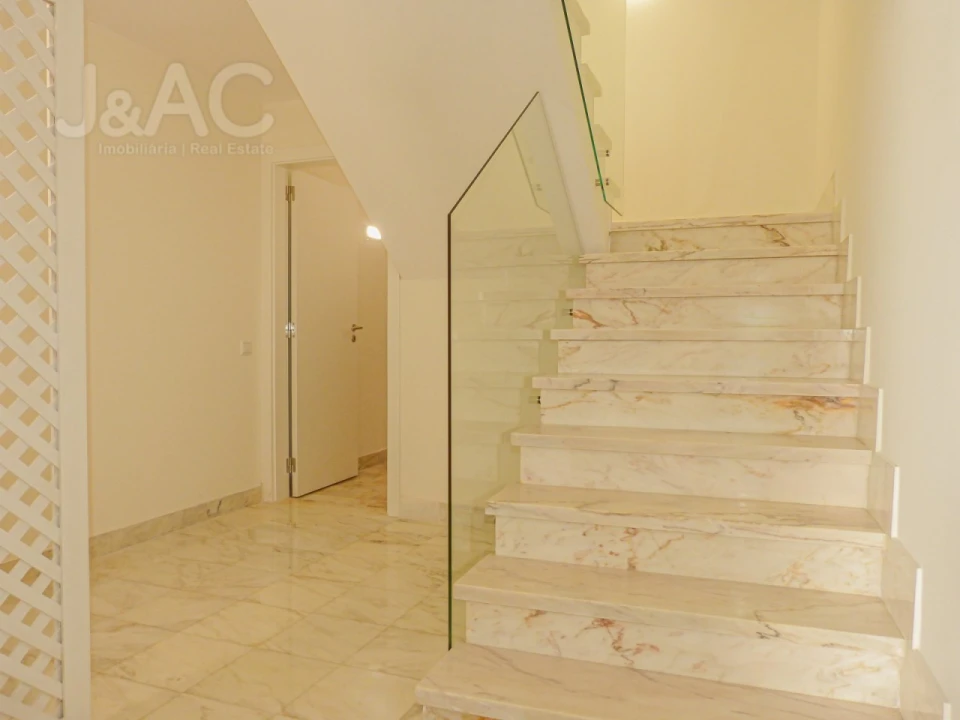 Moradia T4 para Arrendamento em Carcavelos e Parede Foto 33