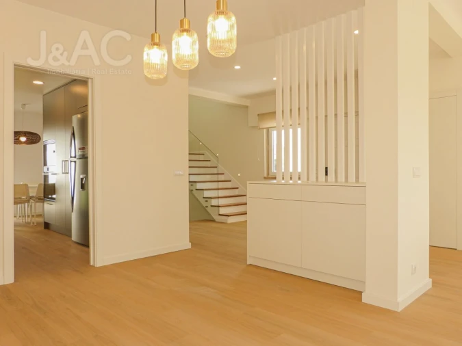 Moradia T4 para Arrendamento em Carcavelos e Parede Foto 10