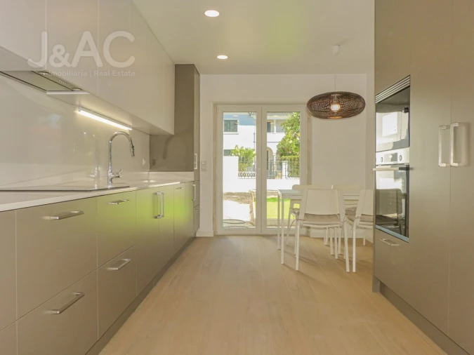 Moradia T4 para Arrendamento em Carcavelos e Parede Foto 11