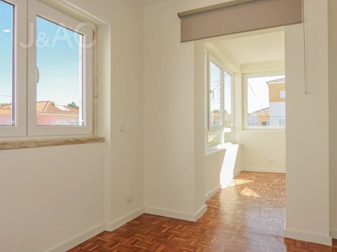 Moradia T4 para Arrendamento em Carcavelos e Parede Foto 30