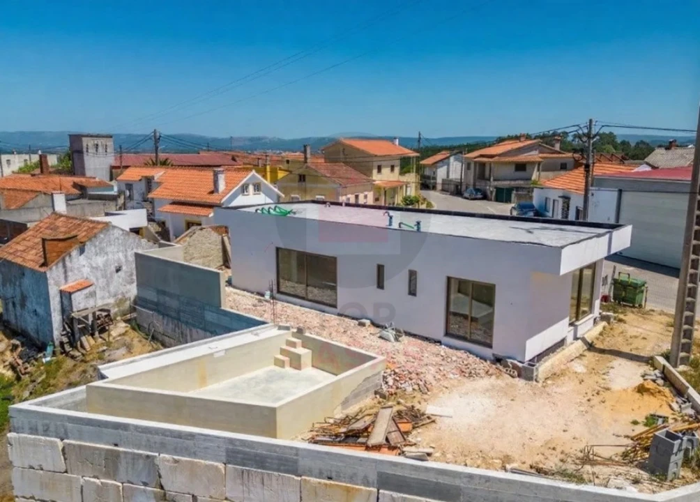 Moradia T3 para Venda em Vimeiro Foto 3