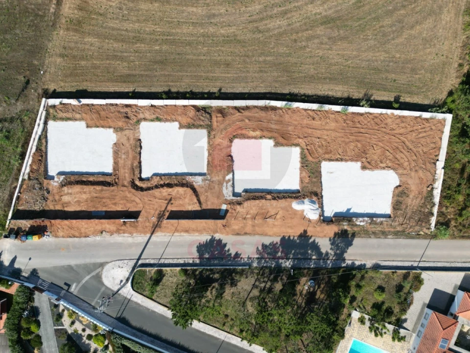 Moradia T4 para Venda em Nadadouro Foto 2
