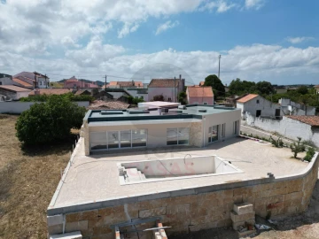 Moradia T4 para Venda em Tornada e Salir do Porto