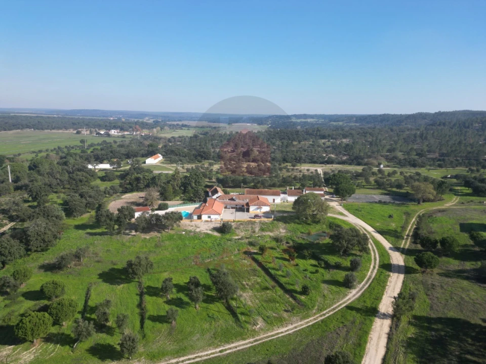 Quinta T5 para Venda em Raposa Foto 1