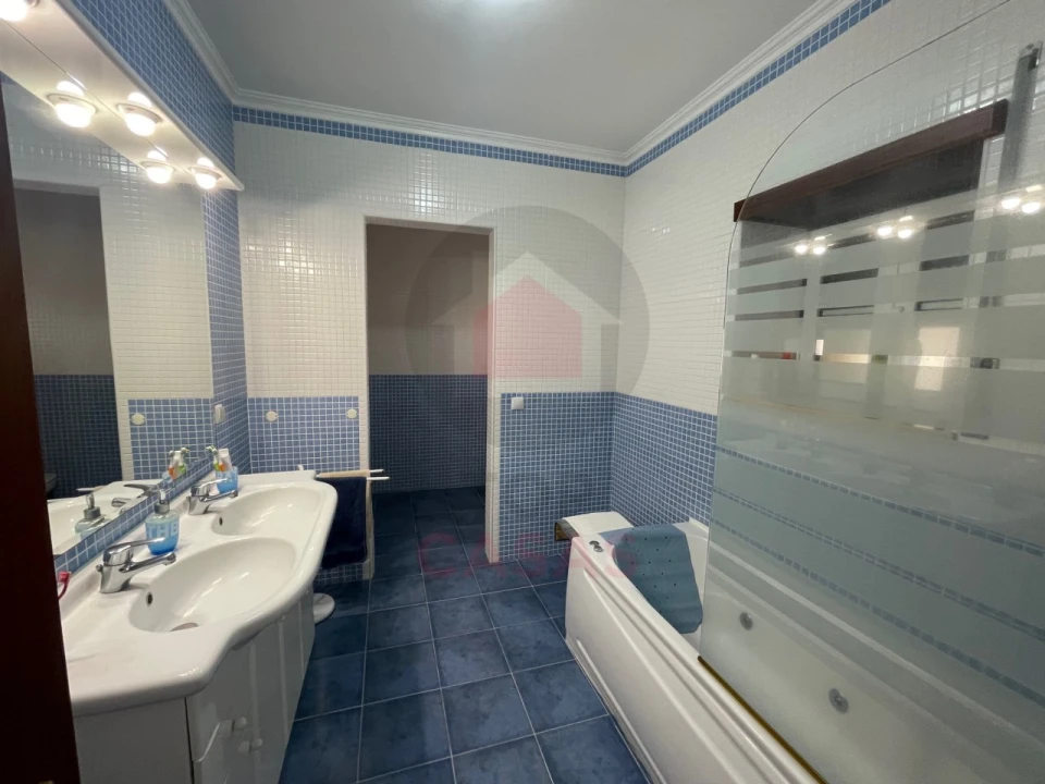 Quinta T5 para Venda em Raposa Foto 16