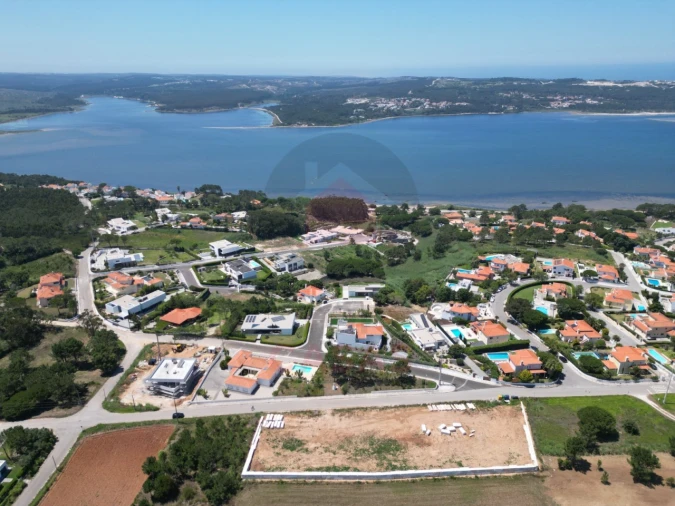 Moradia T4 para Venda em Nadadouro Foto 2