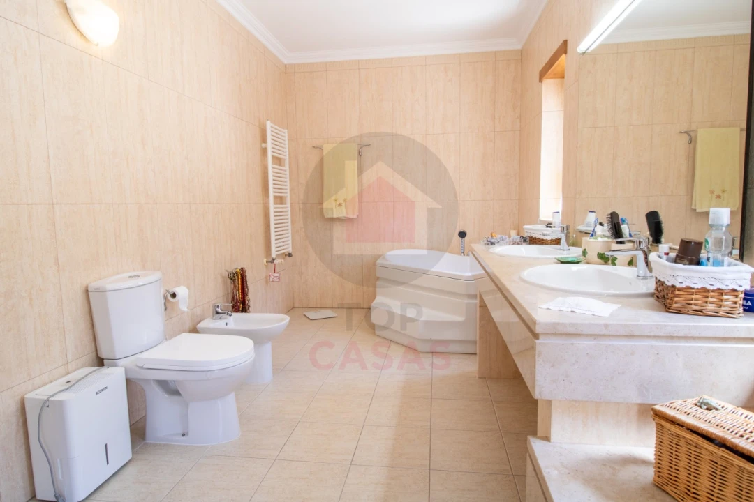 Moradia T4 para Venda em Foz do Arelho Foto 14