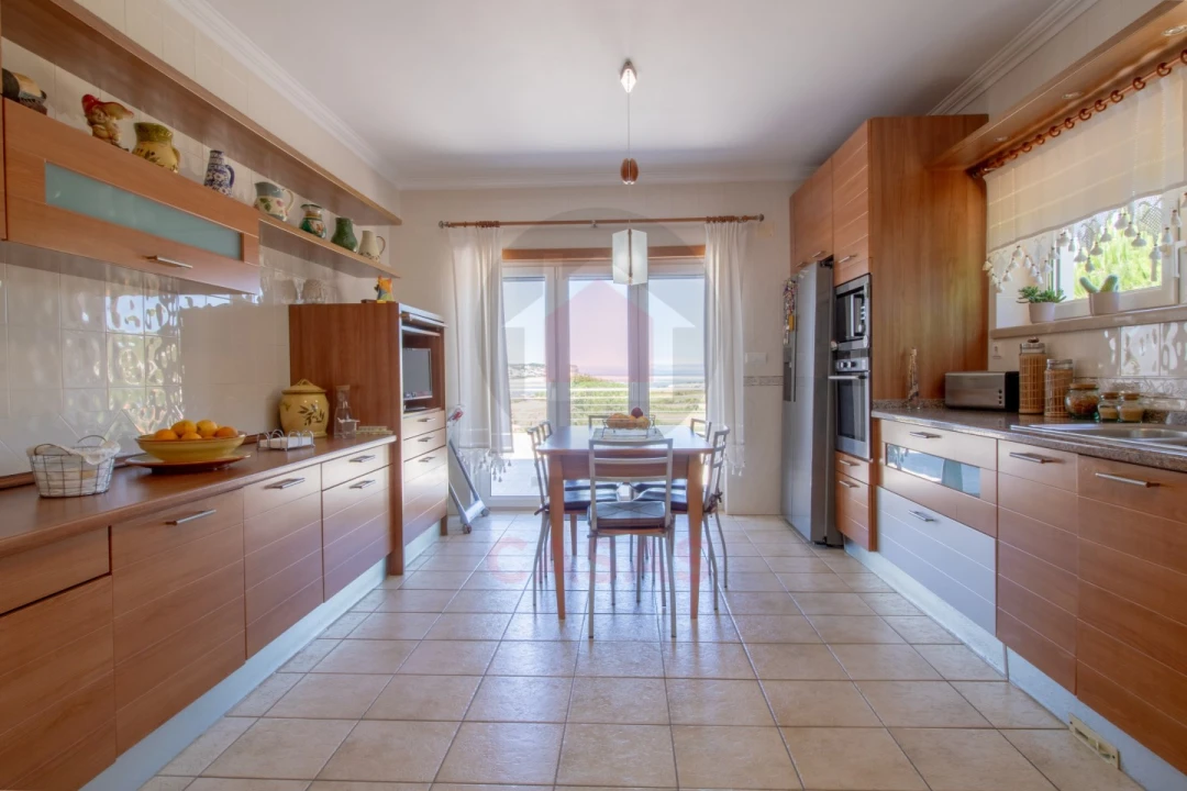 Moradia T4 para Venda em Foz do Arelho Foto 7