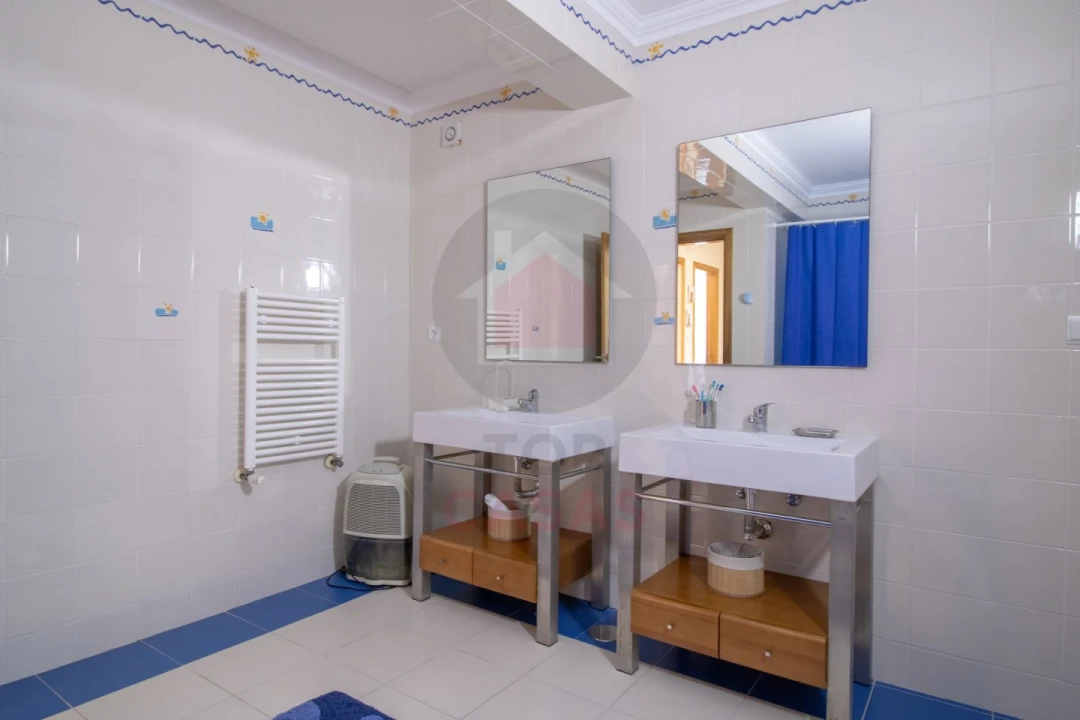 Moradia T4 para Venda em Foz do Arelho Foto 22