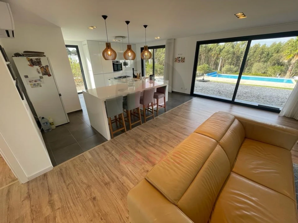 Moradia T4 para Venda em Nadadouro Foto 9