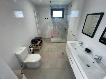 Moradia T4 para Venda em Nadadouro