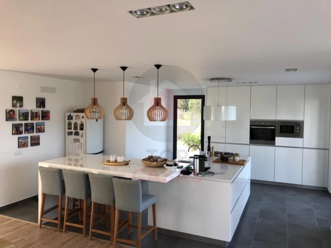 Moradia T4 para Venda em Nadadouro Foto 4