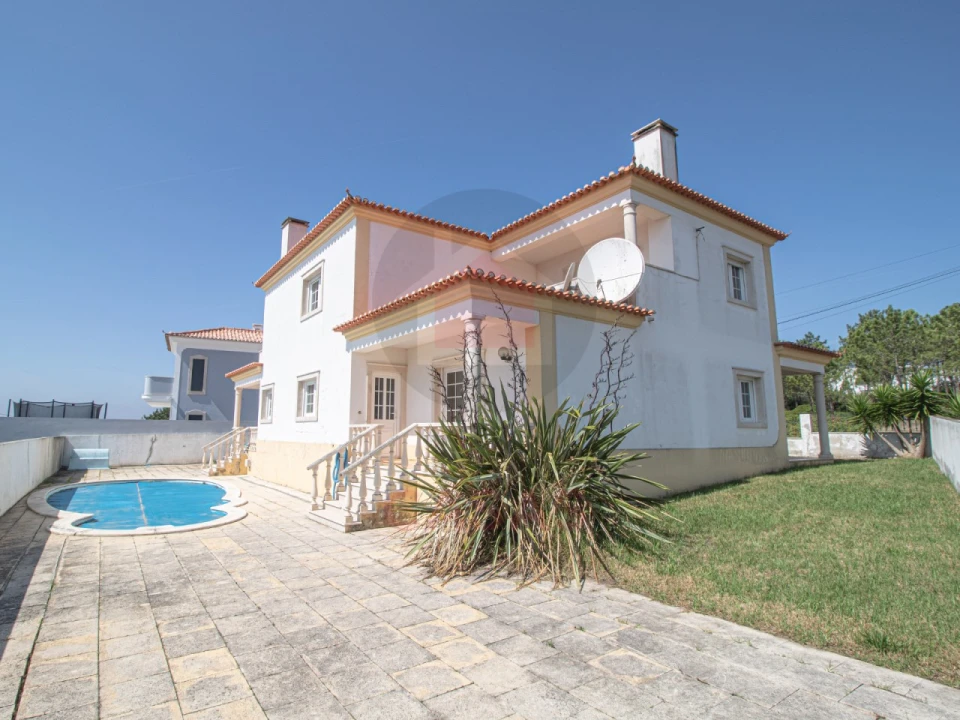 Moradia T4 para Venda em Nadadouro Foto 1