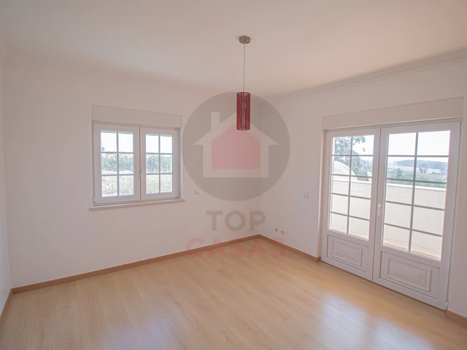 Moradia T4 para Venda em Nadadouro Foto 13