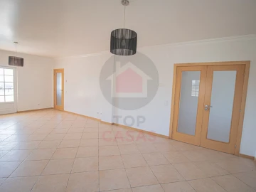 Moradia T4 para Venda em Nadadouro