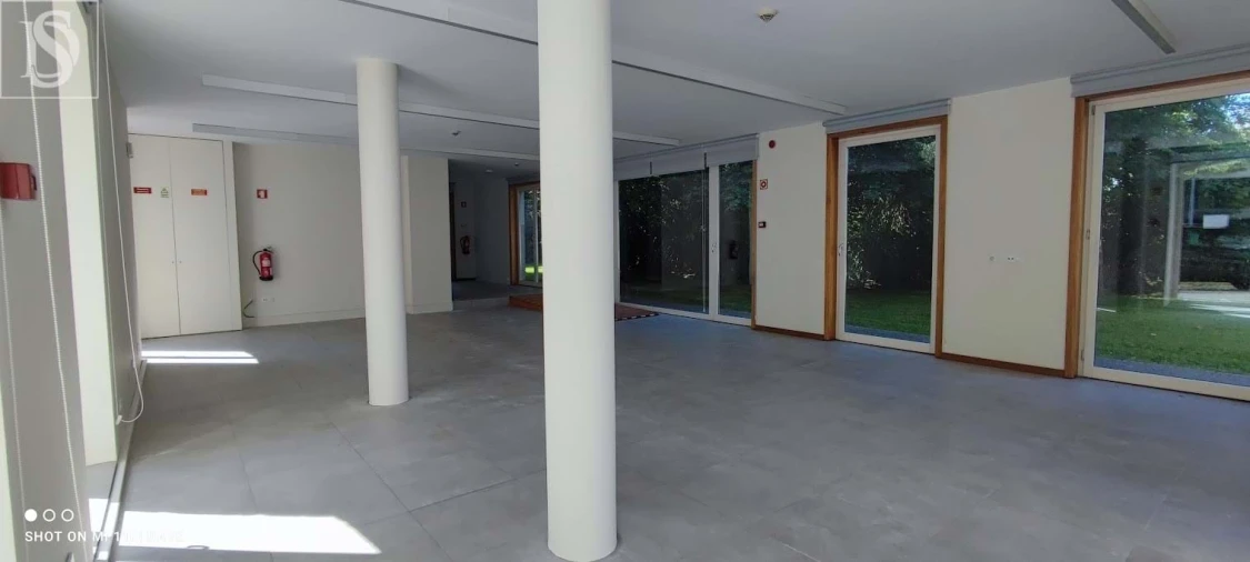 Escritório para Arrendamento em Lordelo do Ouro e Massarelos Foto 3