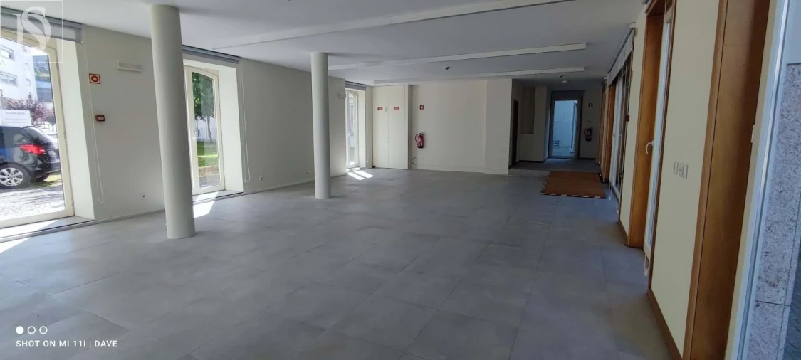 Escritório para Arrendamento em Lordelo do Ouro e Massarelos Foto 1