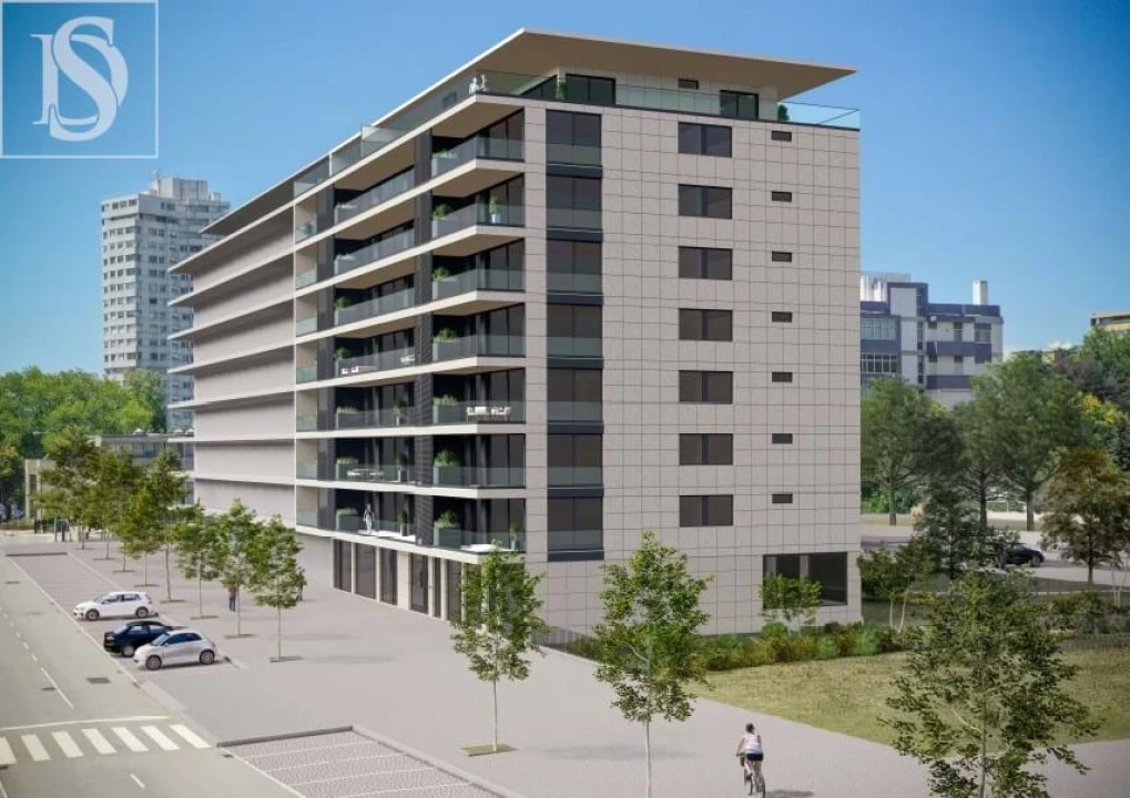 Apartamento T4 para Venda em Lordelo do Ouro e Massarelos Foto 1