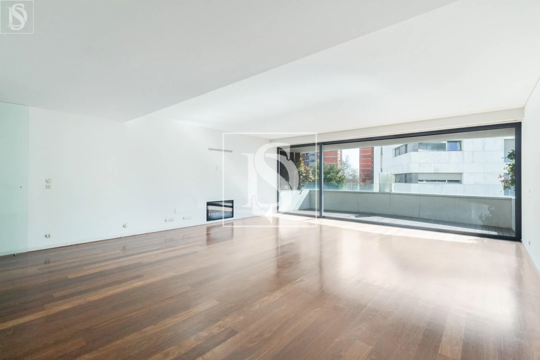 Apartamento T3 para Venda em Aldoar, Foz do Douro e Nevogilde Foto 3