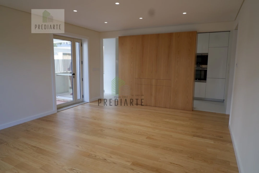 Apartamento T3 para Venda em Lordelo do Ouro e Massarelos Foto 1