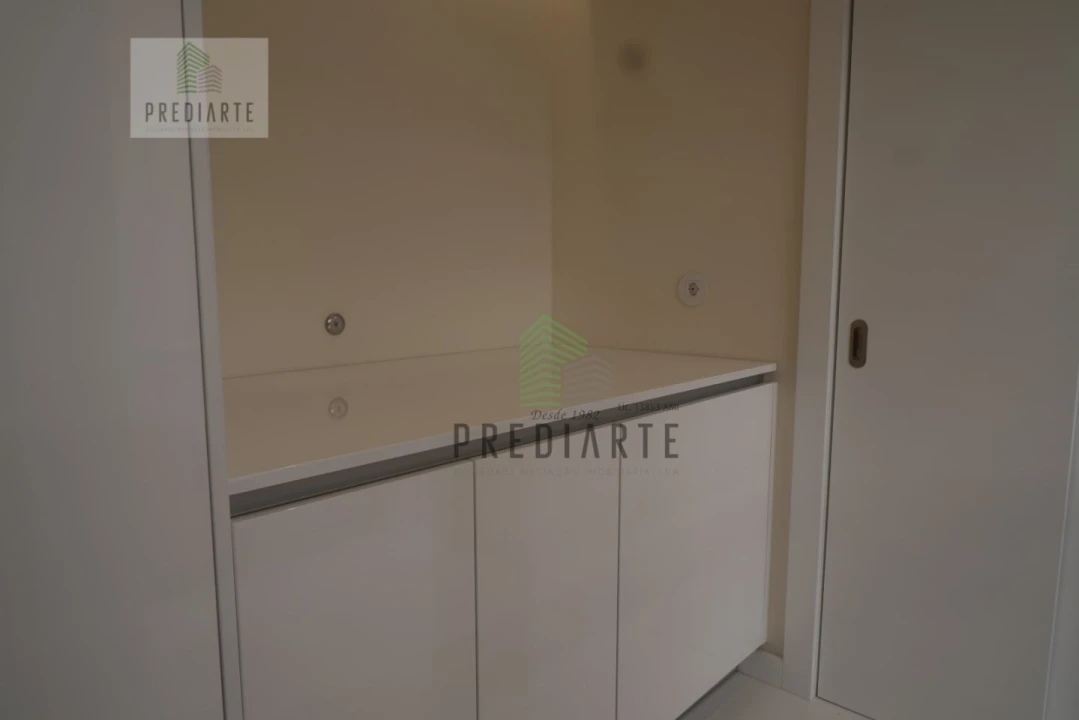 Apartamento T3 para Venda em Lordelo do Ouro e Massarelos Foto 8