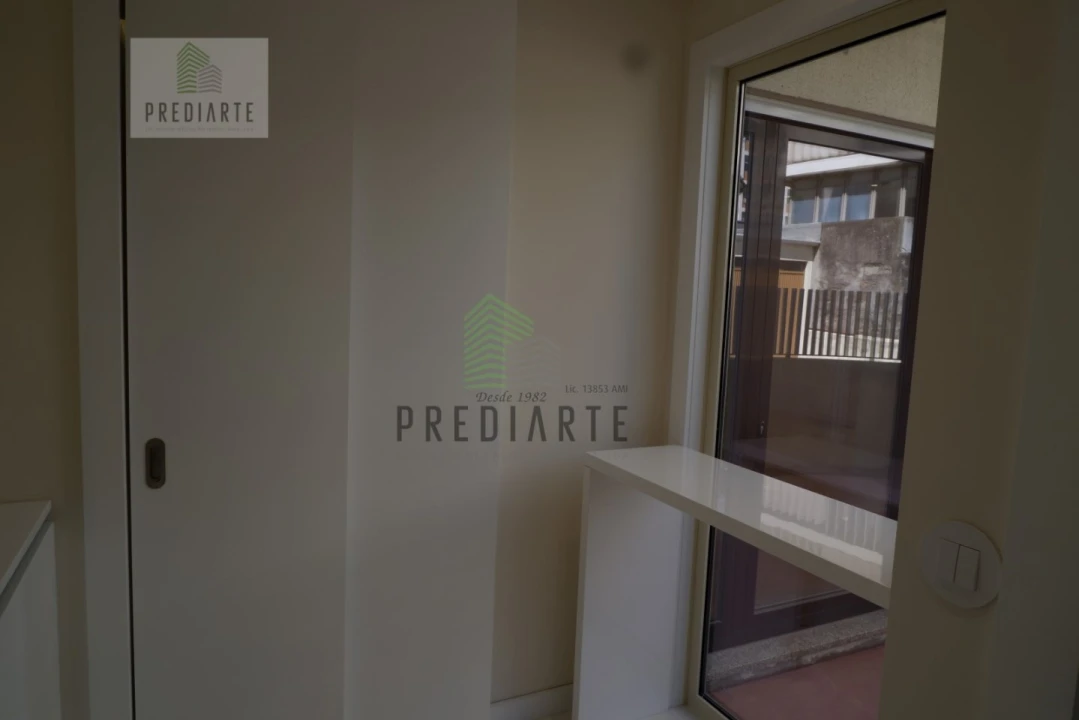 Apartamento T3 para Venda em Lordelo do Ouro e Massarelos Foto 9
