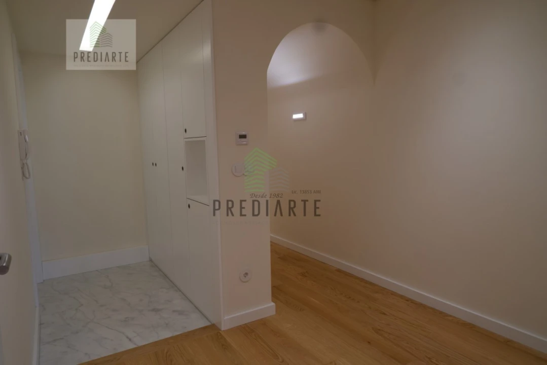 Apartamento T3 para Venda em Lordelo do Ouro e Massarelos Foto 12
