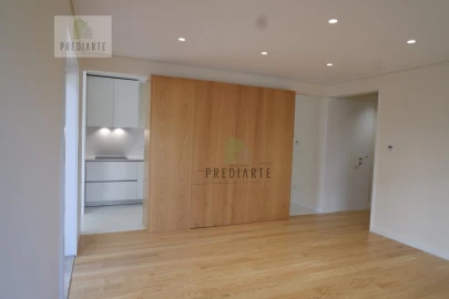 Apartamento T3 para Venda em Lordelo do Ouro e Massarelos