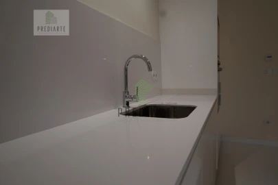 Apartamento T3 para Venda em Lordelo do Ouro e Massarelos