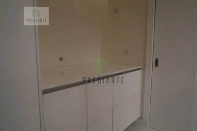 Apartamento T3 para Venda em Lordelo do Ouro e Massarelos