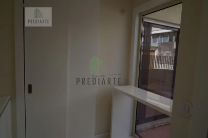Apartamento T3 para Venda em Lordelo do Ouro e Massarelos