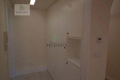 Apartamento T3 para Venda em Lordelo do Ouro e Massarelos