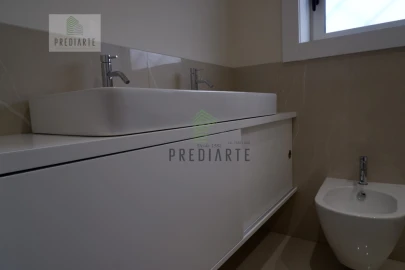 Apartamento T3 para Venda em Lordelo do Ouro e Massarelos