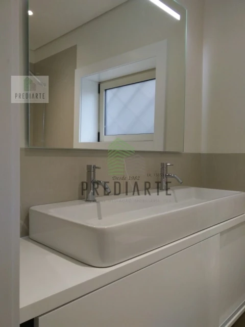 Apartamento T3 para Venda em Lordelo do Ouro e Massarelos