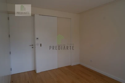 Apartamento T3 para Venda em Lordelo do Ouro e Massarelos