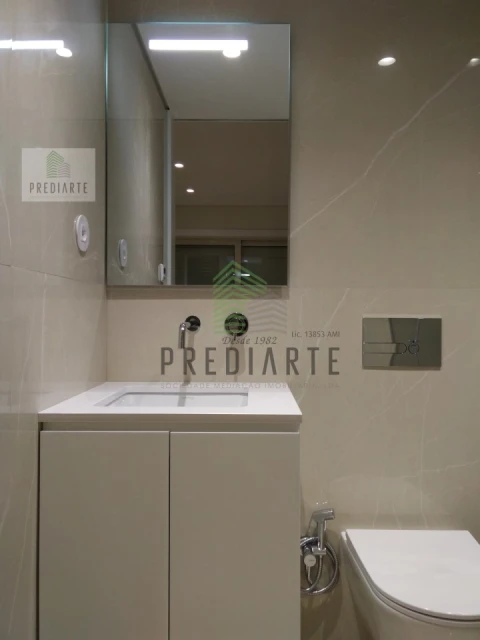 Apartamento T3 para Venda em Lordelo do Ouro e Massarelos